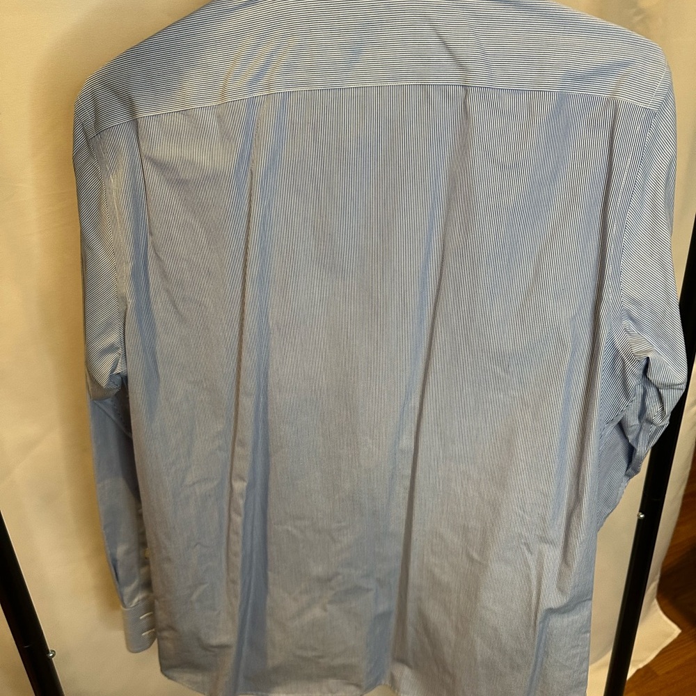 Banana Republic Blue Pinstripe Men's Shirt - Picture 4 of 5